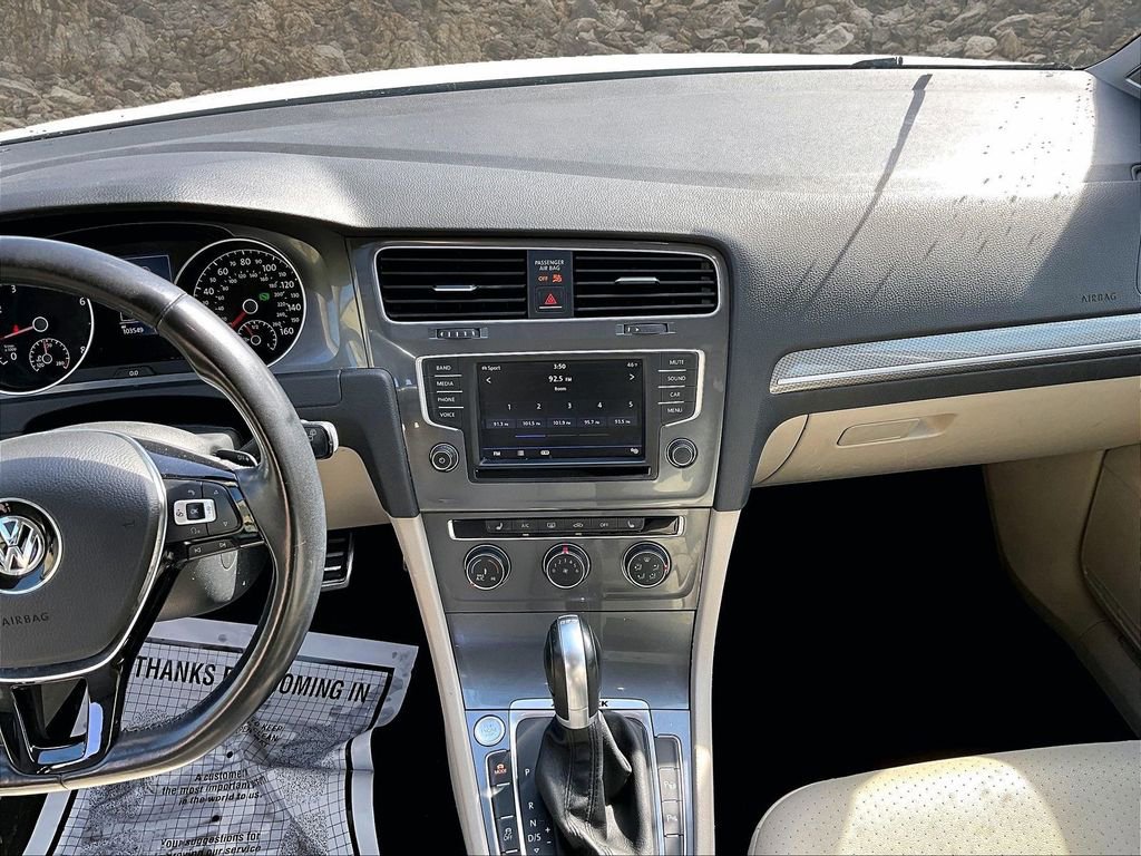 Used 2017 Volkswagen Golf Alltrack SE AWD/4WD image 6