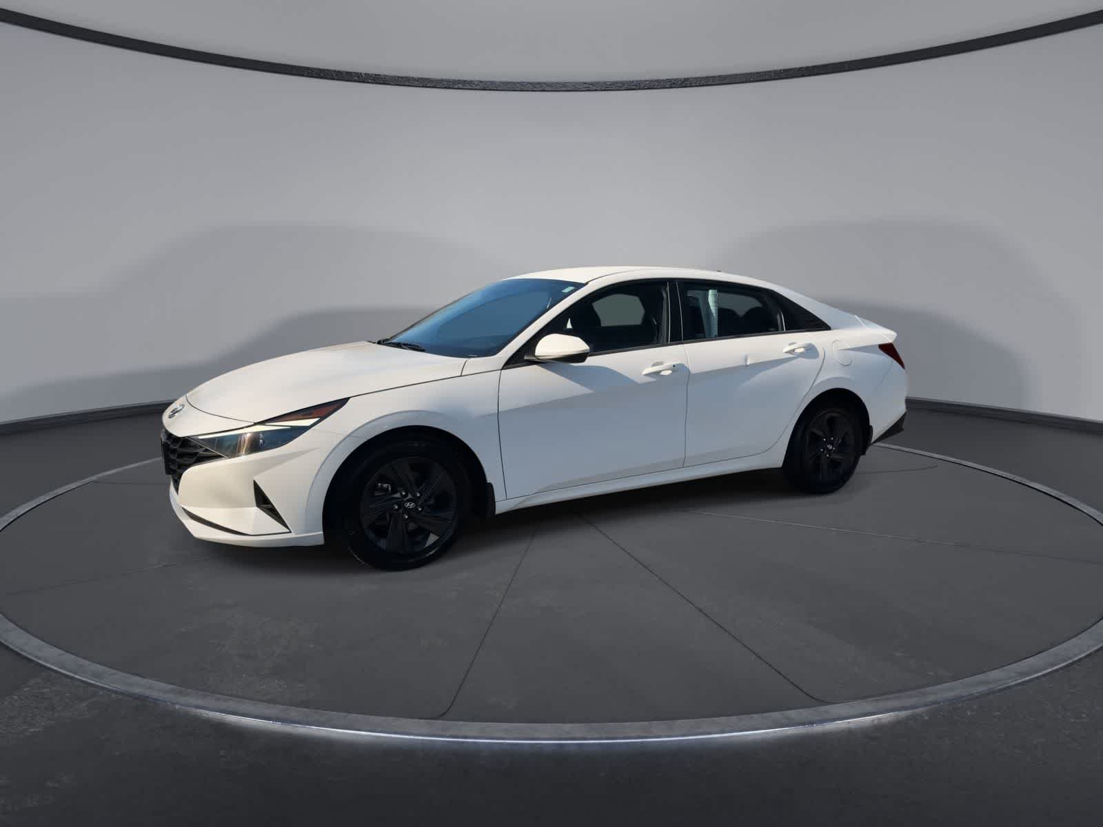 Used 2023 Hyundai Elantra SEL FWD image 4