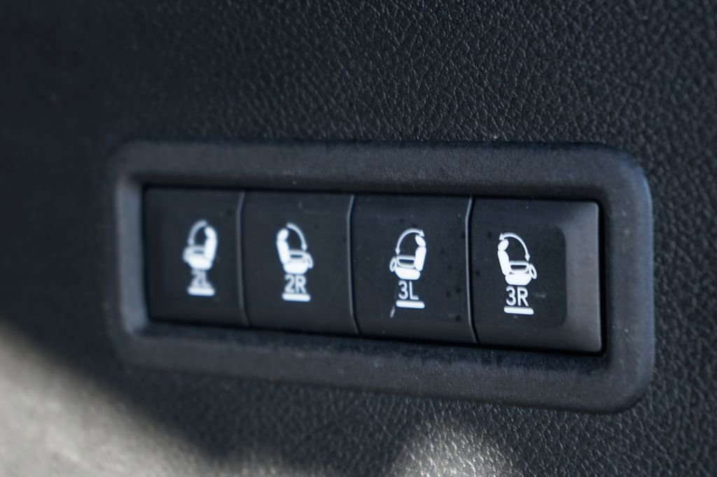 Used 2022 Jeep Wagoneer Series III w/ Rear Seat Video Group 1 image 10