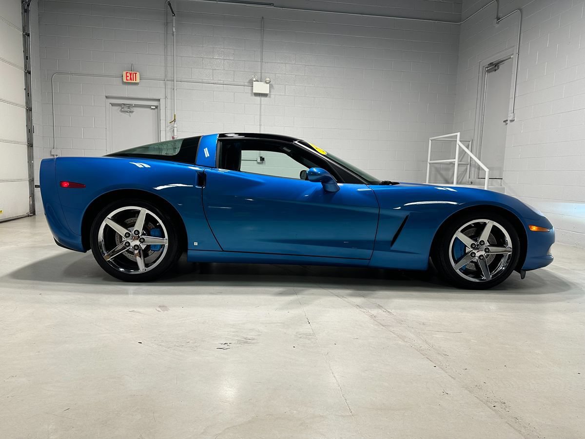 Used 2008 Chevrolet Corvette Coupe w/ Preferred Equipment Group RWD image 2