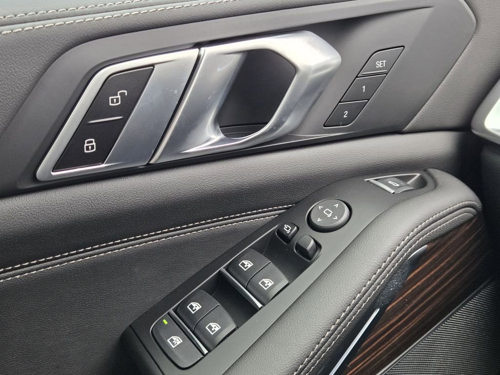 New 2026 BMW X5 xDrive50e w/ Parking Assistance Package image 25