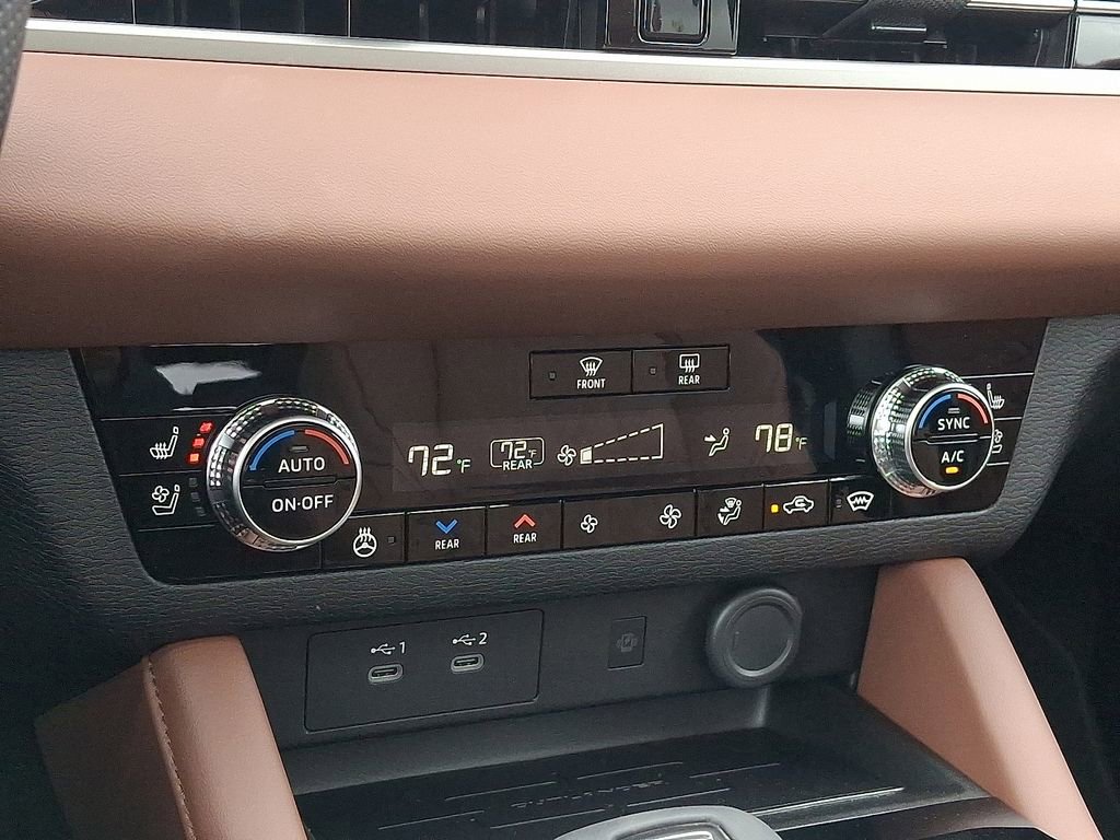 New 2026 Mitsubishi Outlander SEL image 8