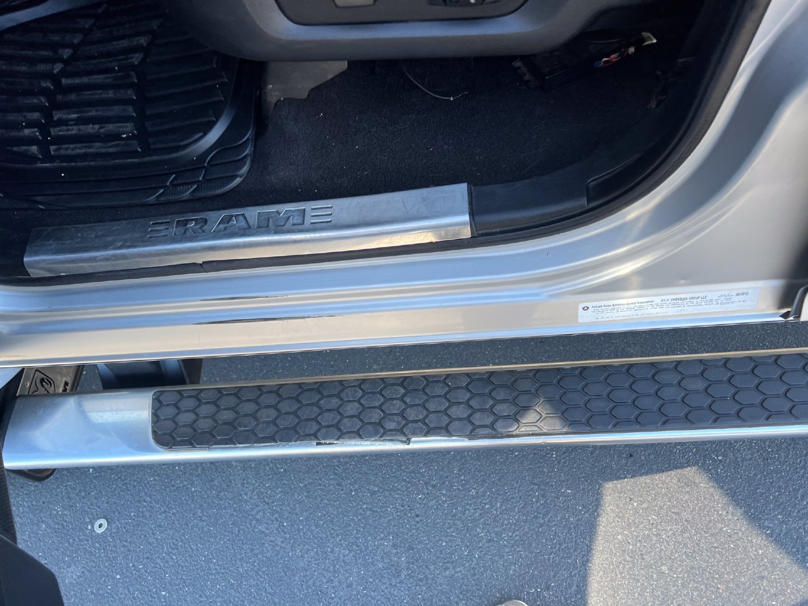 Used 2014 RAM 3500 Laramie AWD/4WD image 12