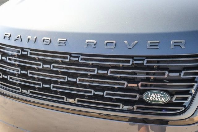 New 2026 Land Rover Range Rover Velar Dynamic SE image 11