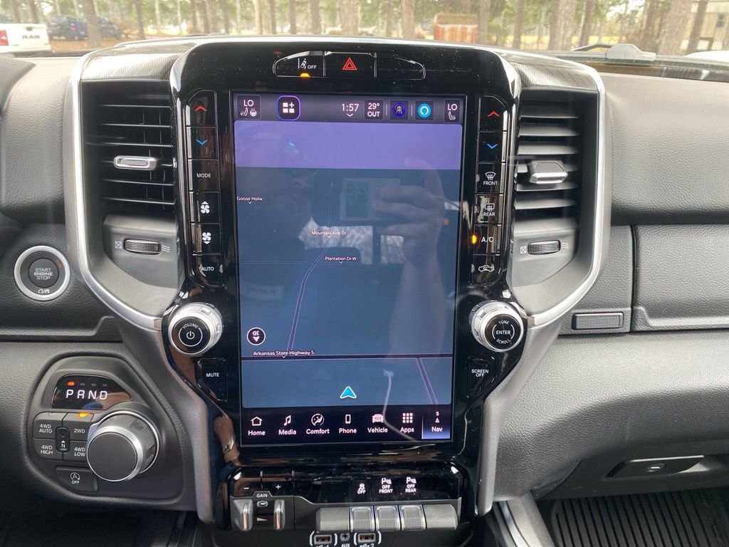 New 2026 RAM 1500 4x4 Crew Cab image 38