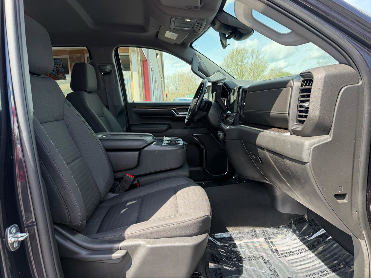 Used 2022 Chevrolet Silverado 1500 LT AWD/4WD image 22