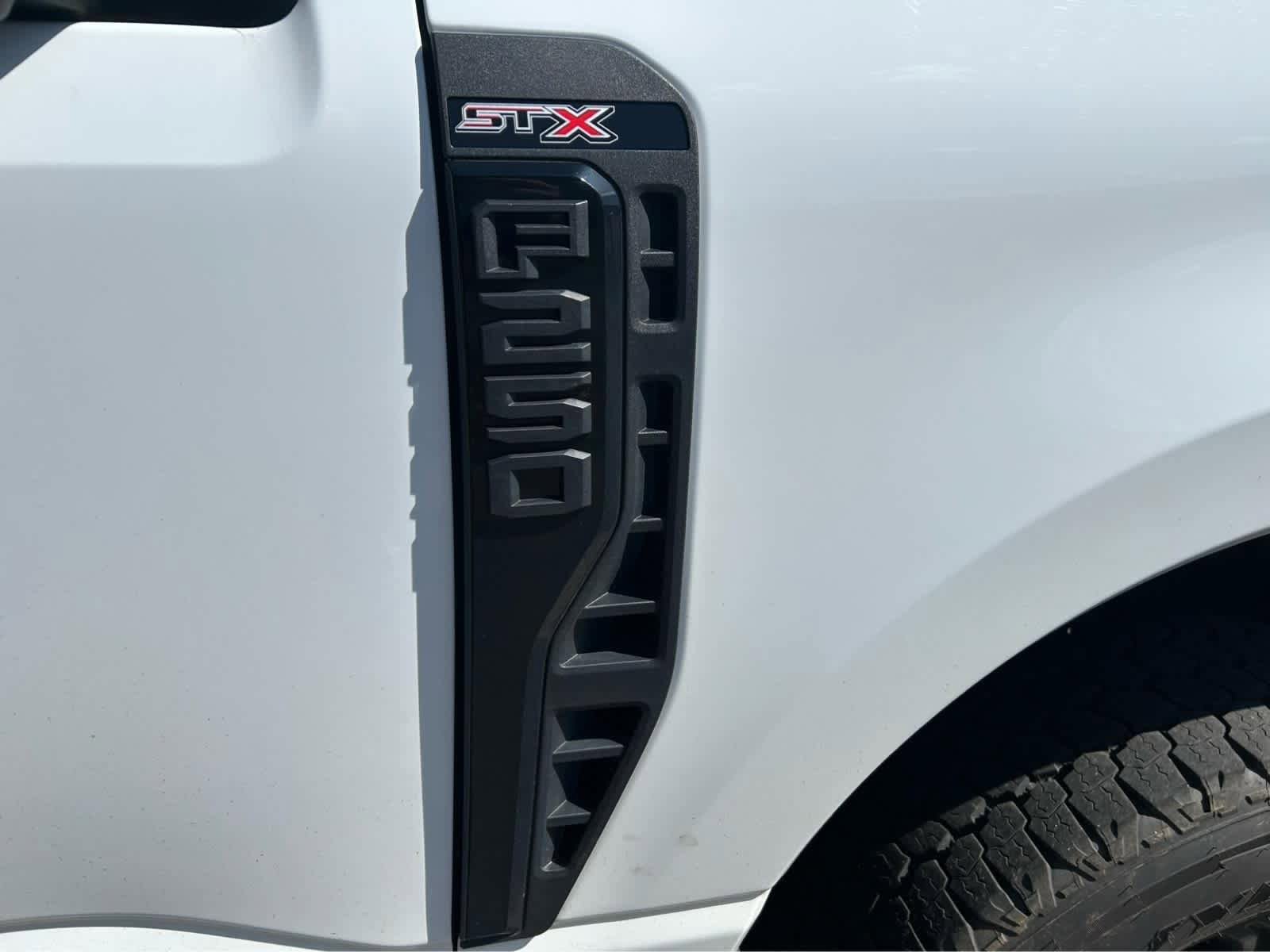 Used 2023 Ford F250 XL w/ STX Appearance Package AWD/4WD image 6