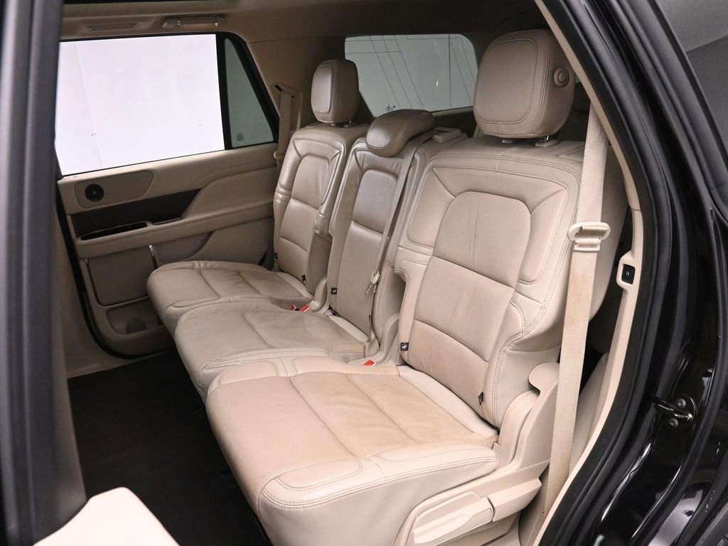 Used 2020 Lincoln Navigator Reserve w/ Cargo Convenience Package AWD/4WD image 18
