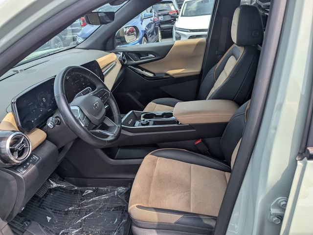 Used 2025 Chevrolet Equinox ACTIV w/ Safety and Technology Package AWD/4WD image 14