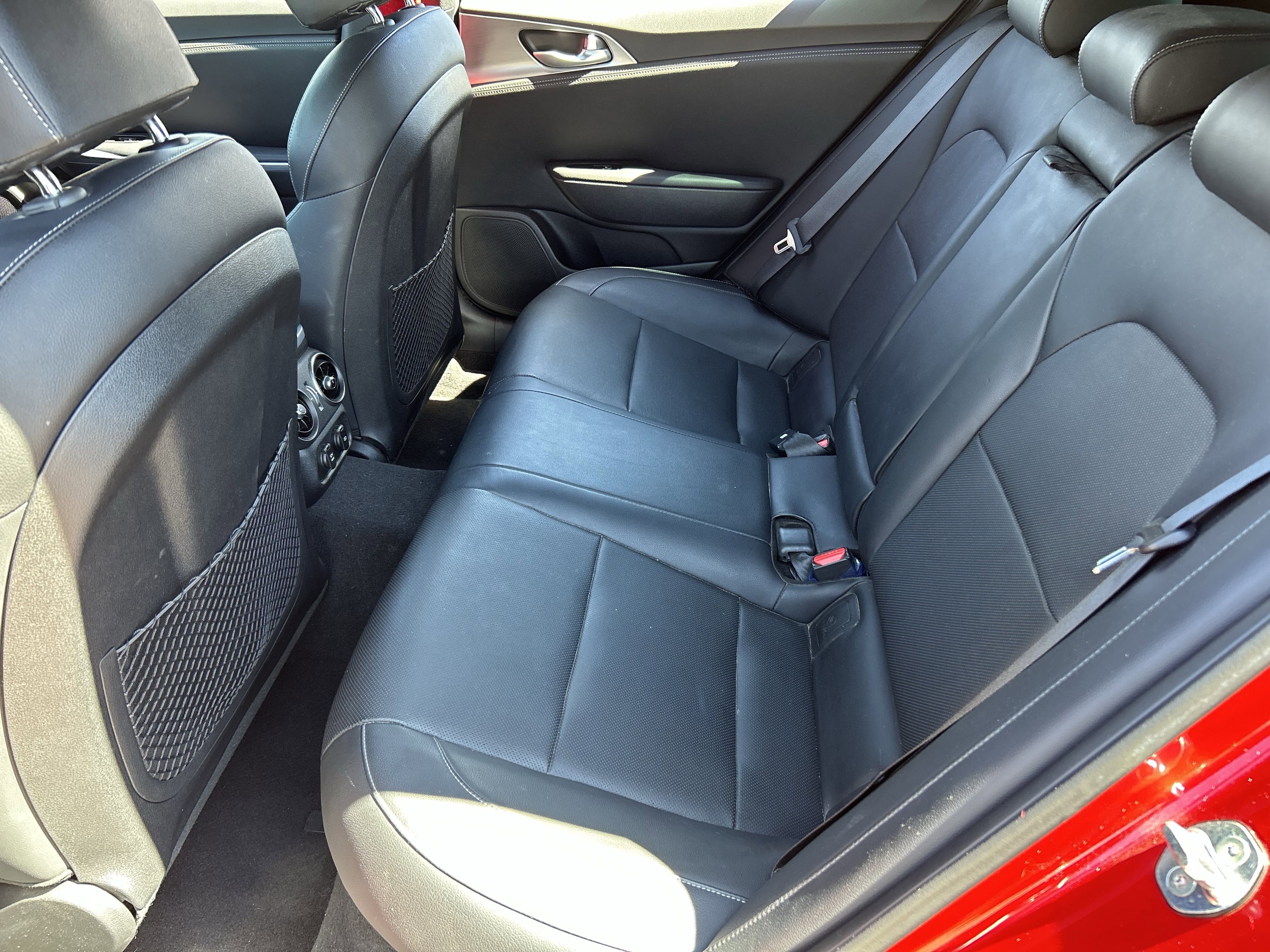 Certified 2022 Kia Stinger GT1 image 17