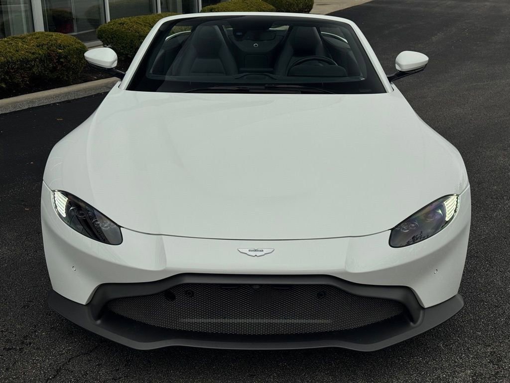 Used 2023 Aston Martin V8 Vantage Roadster image 11
