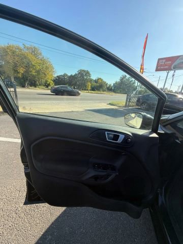 Used 2014 Ford Fiesta SE image 11