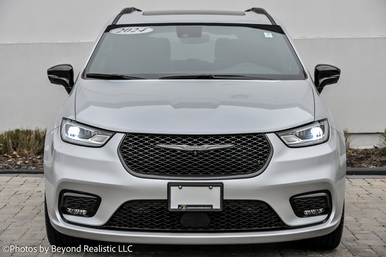 Used 2024 Chrysler Pacifica Limited w/ S Appearance Package image 3