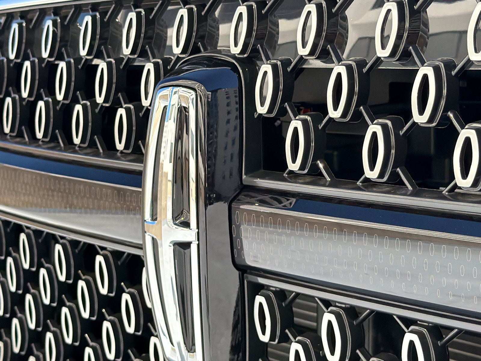 New 2027 Lincoln Navigator Reserve AWD/4WD image 15