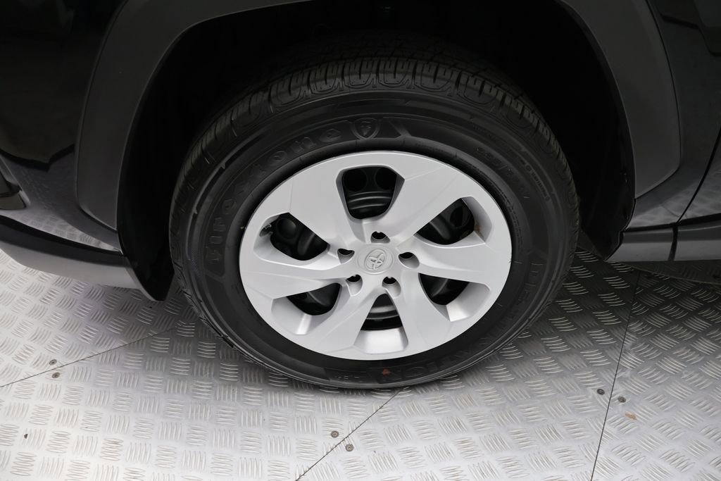 Certified 2025 Toyota RAV4 LE image 4