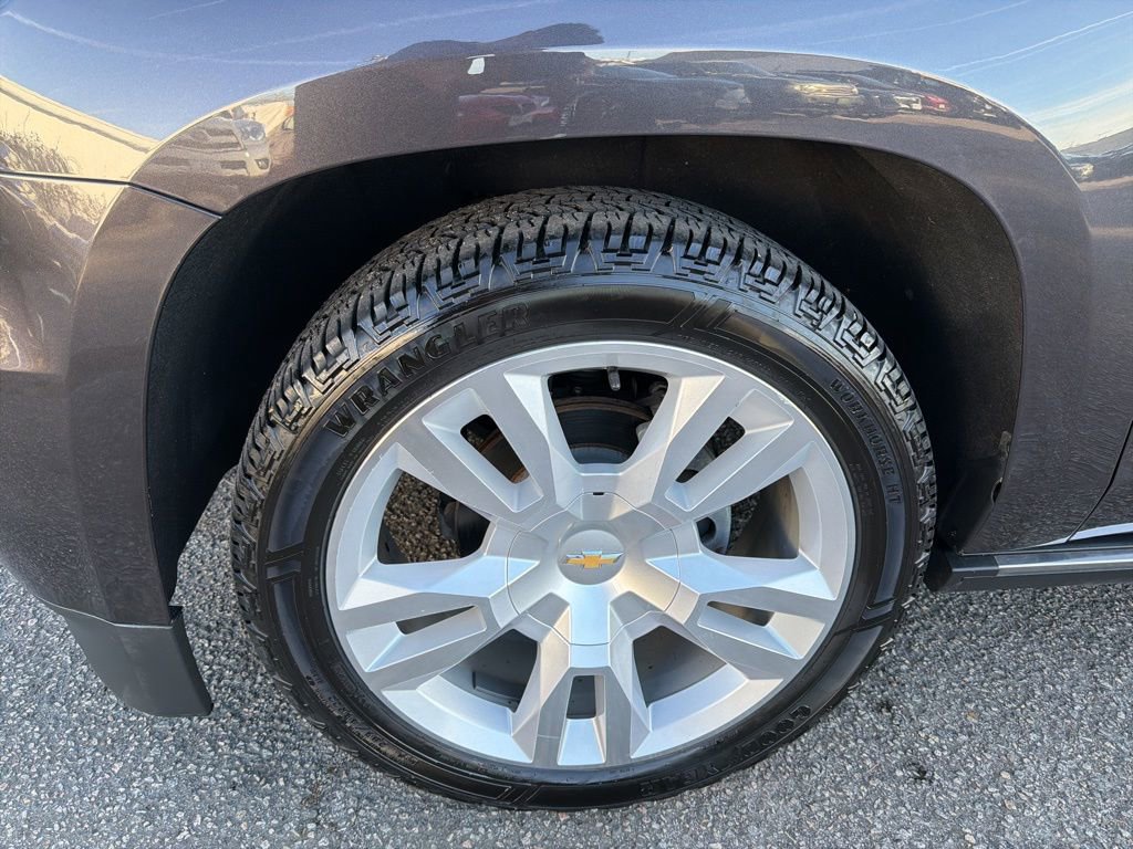 Used 2017 Chevrolet Suburban Premier image 10