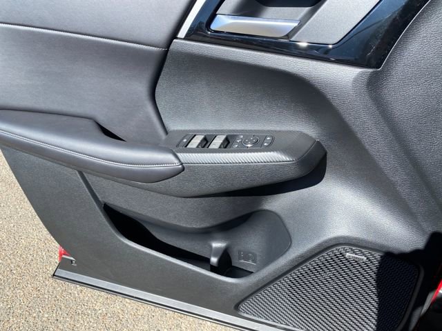 New 2026 Mitsubishi Outlander SE image 13