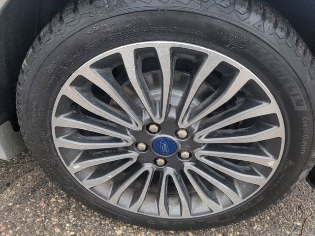 Used 2017 Ford Fusion Titanium image 31