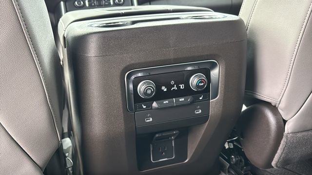 Used 2023 Chevrolet Tahoe LT w/ Luxury Package image 33