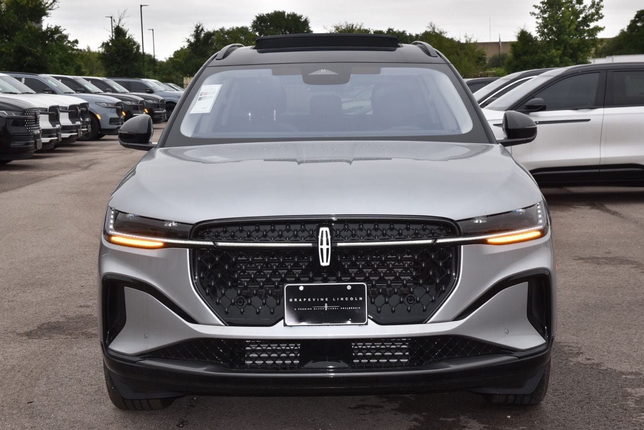 New 2026 Lincoln Nautilus Reserve w/ Jet Appearance Package AWD/4WD image 9