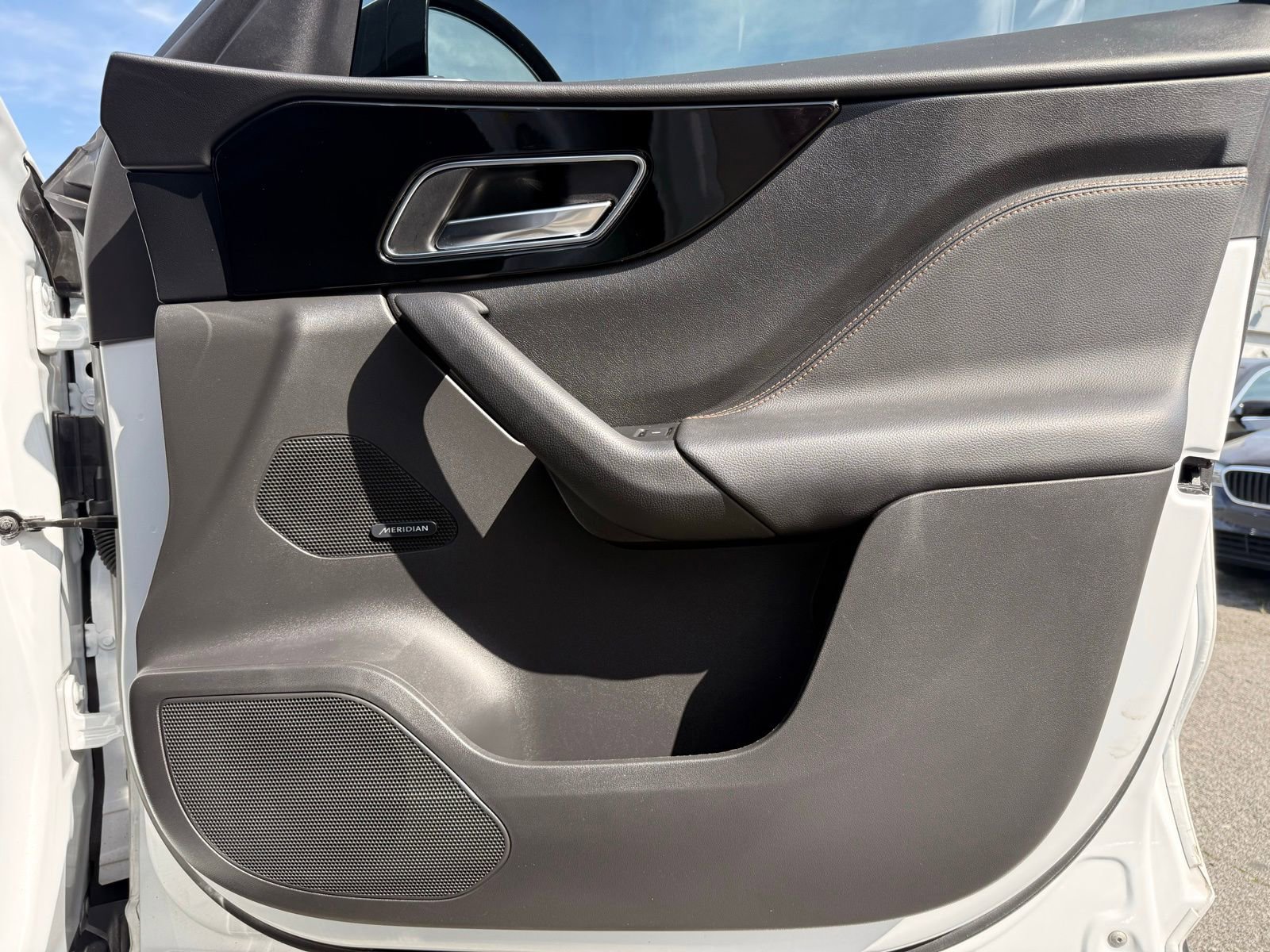 Used 2018 Jaguar F-PACE Prestige image 34