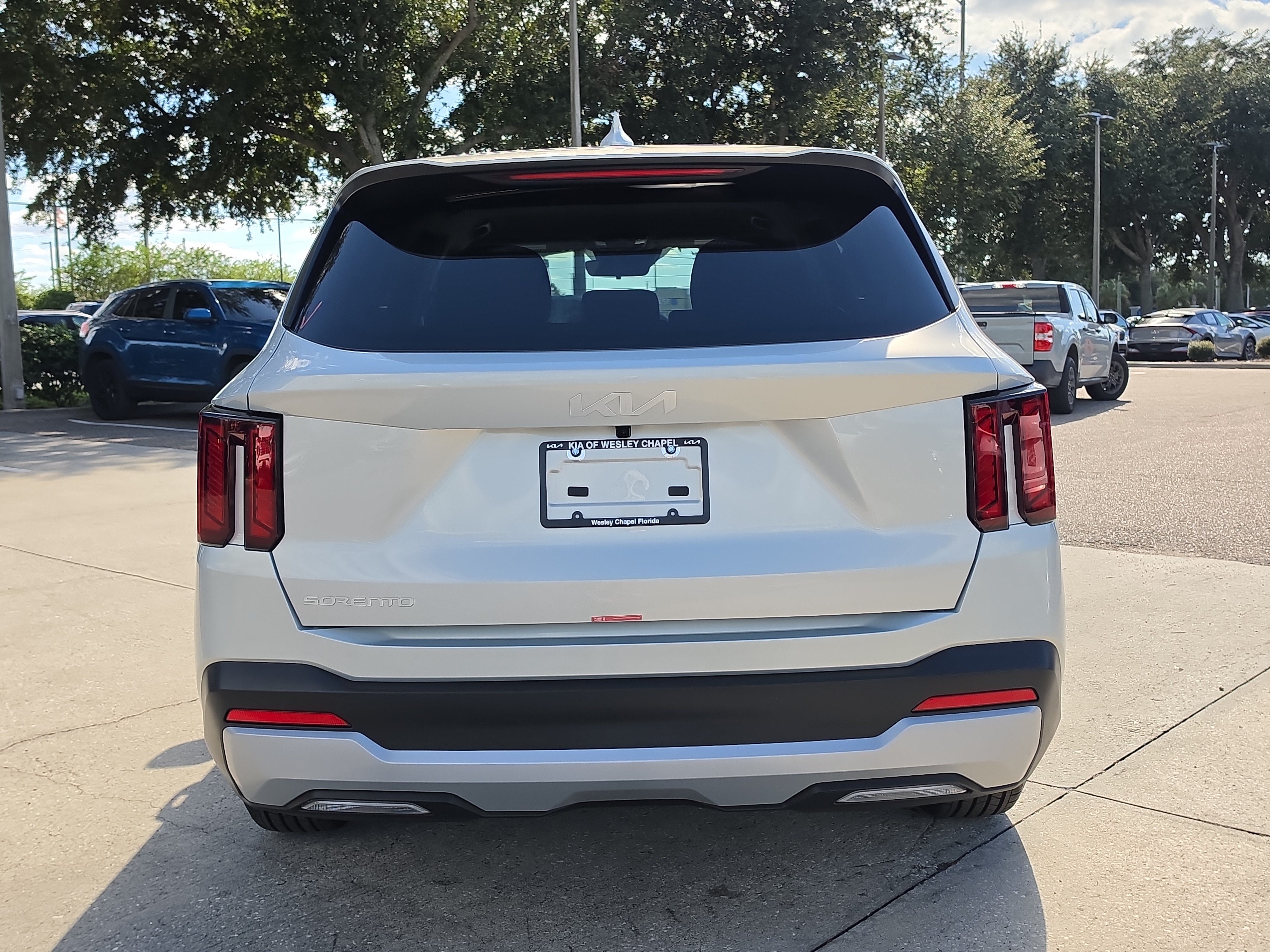 Certified 2026 Kia Sorento LX FWD image 7
