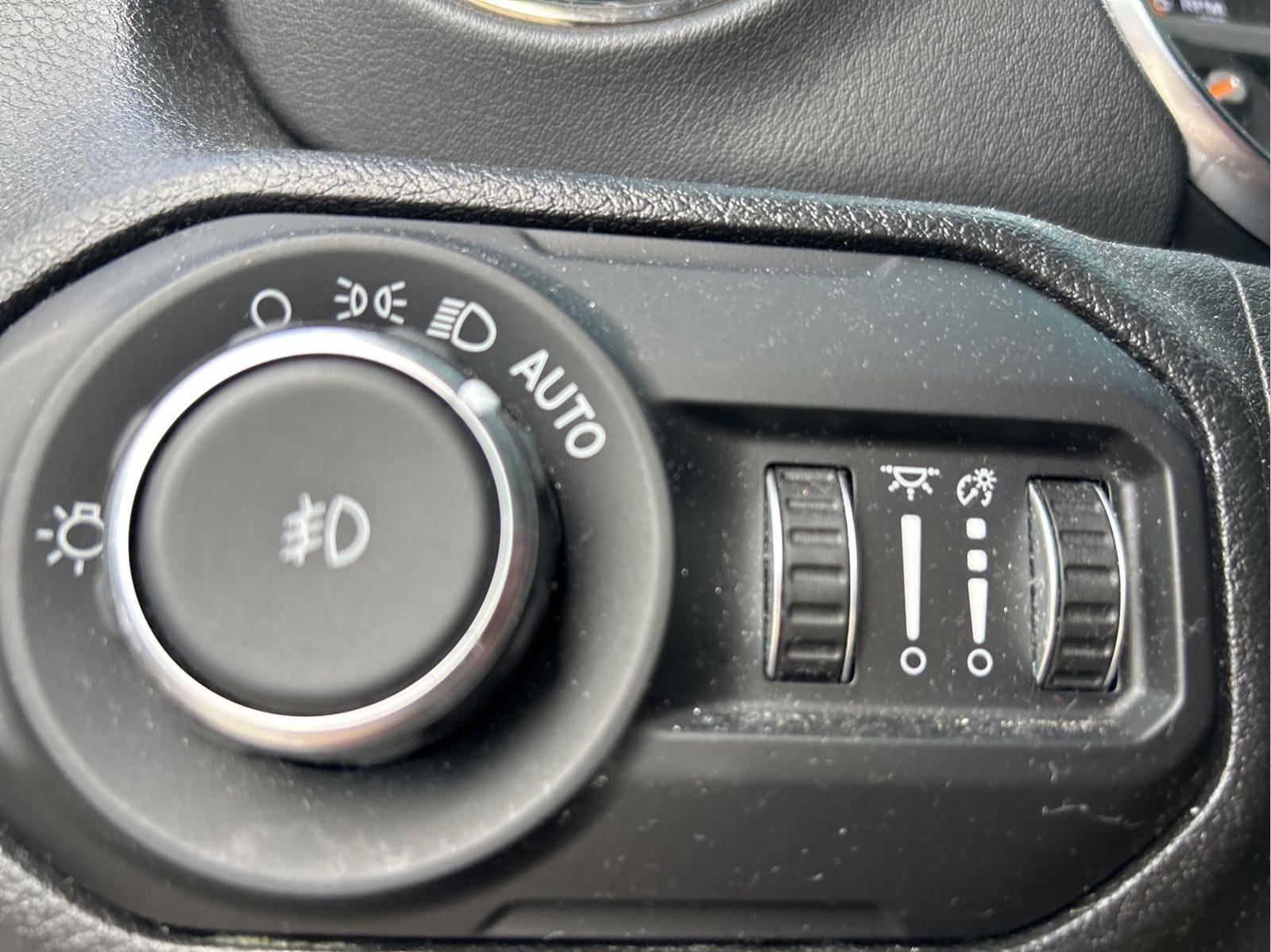 Certified 2021 Jeep Wrangler Unlimited Sahara image 15