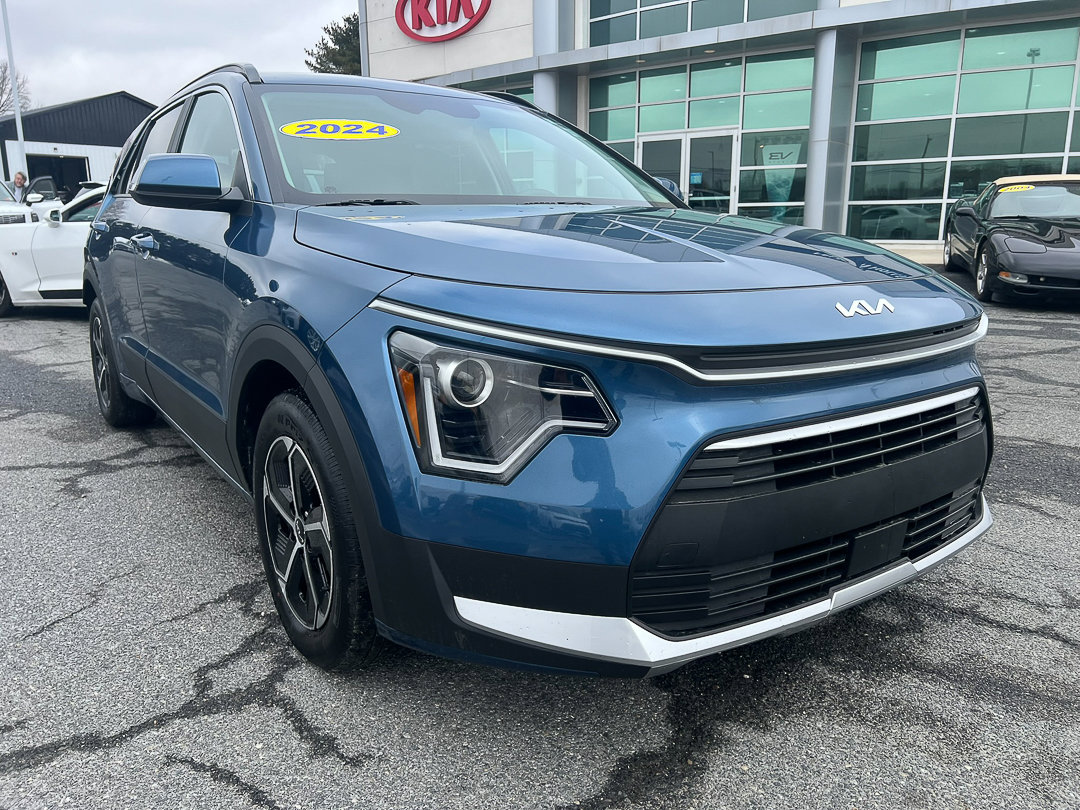 Used 2024 Kia Niro EX w/ EX Cold Weather Package image 10