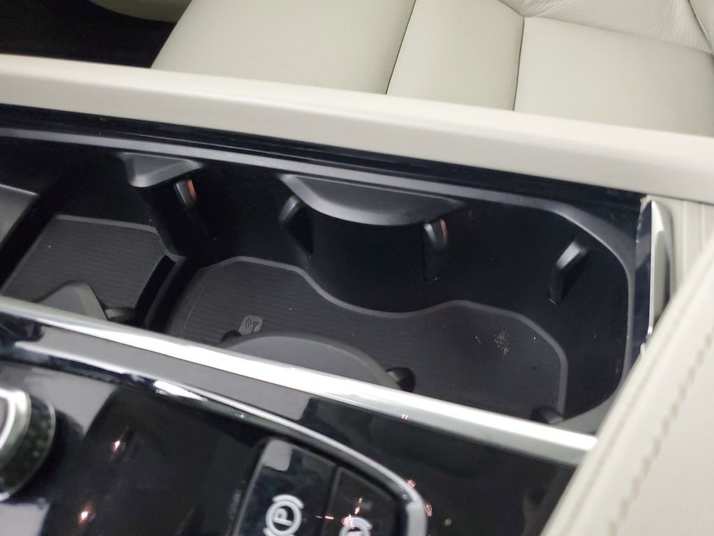 Certified 2024 Volvo XC60 B5 Core w/ Protection Package Premier image 33