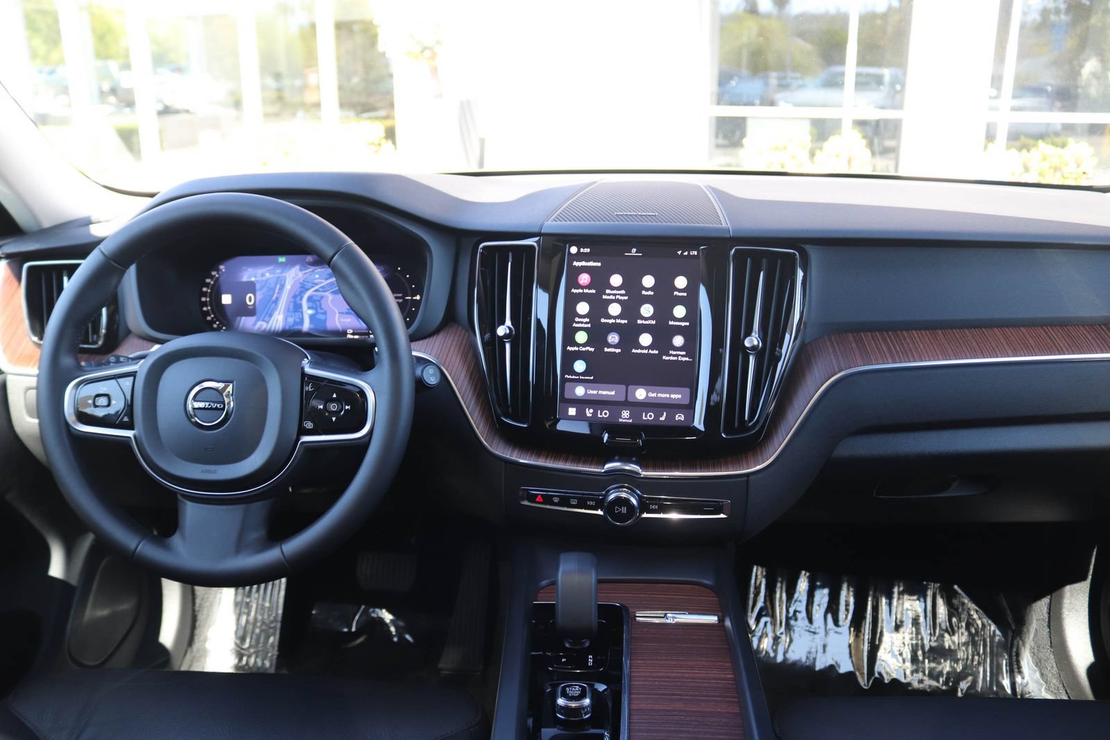 Used 2024 Volvo XC60 T8 Plus w/ Protection Package Premier AWD/4WD image 14
