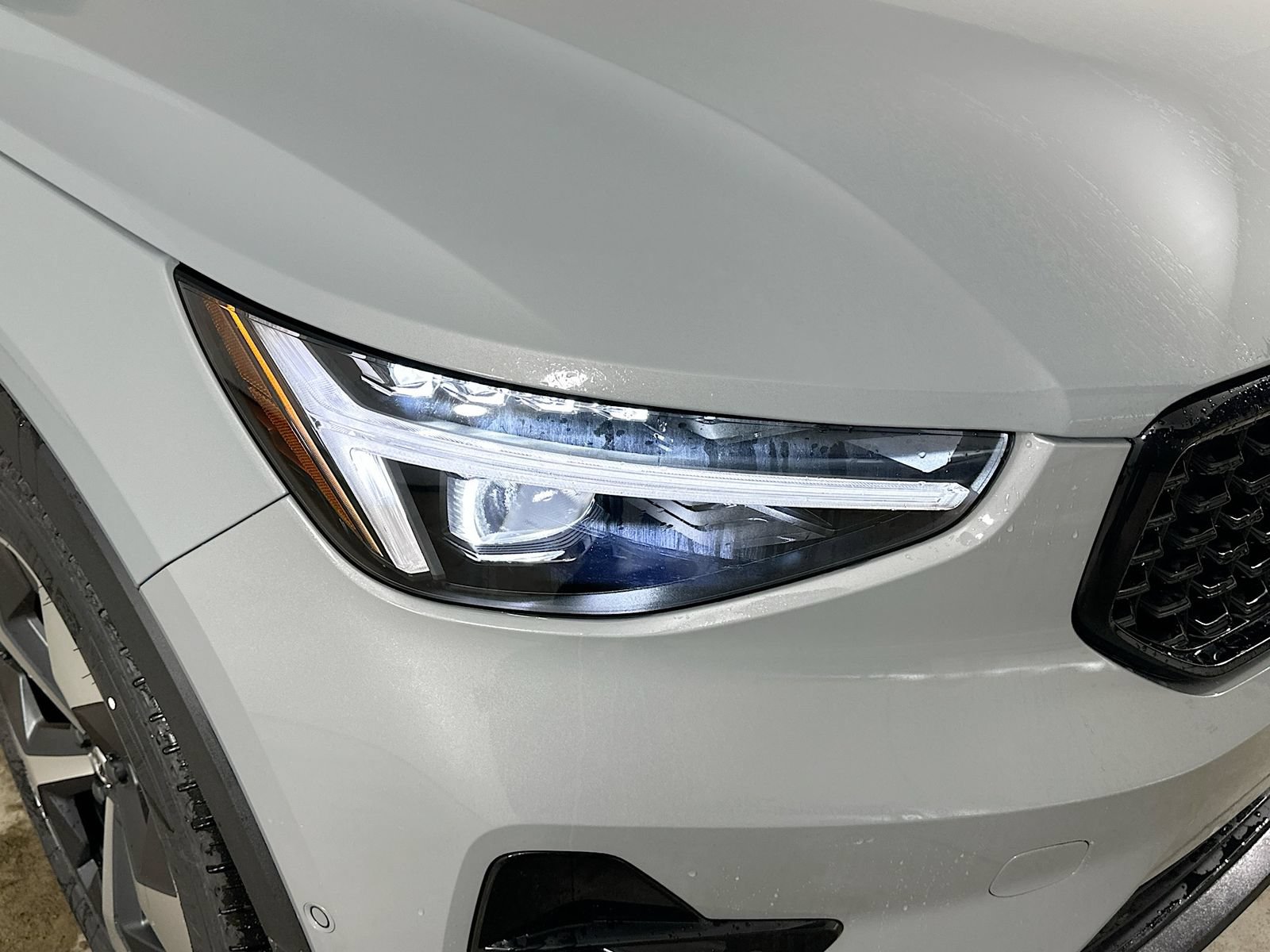 New 2026 Volvo XC40 B5 Plus w/ Protection Package Premier AWD/4WD image 9