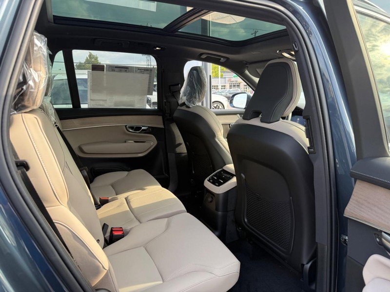New 2026 Volvo XC90 T8 Plus w/ Protection Package image 5