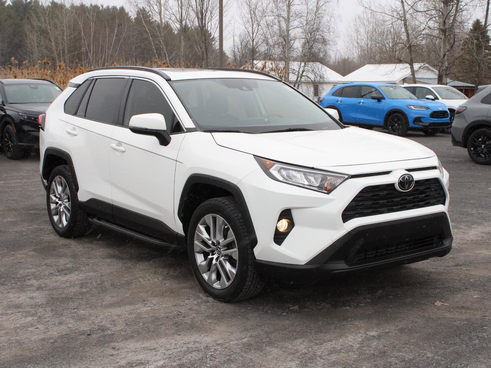 Used 2019 Toyota RAV4 XLE Premium w/ Cold Weather Package FWD image 3