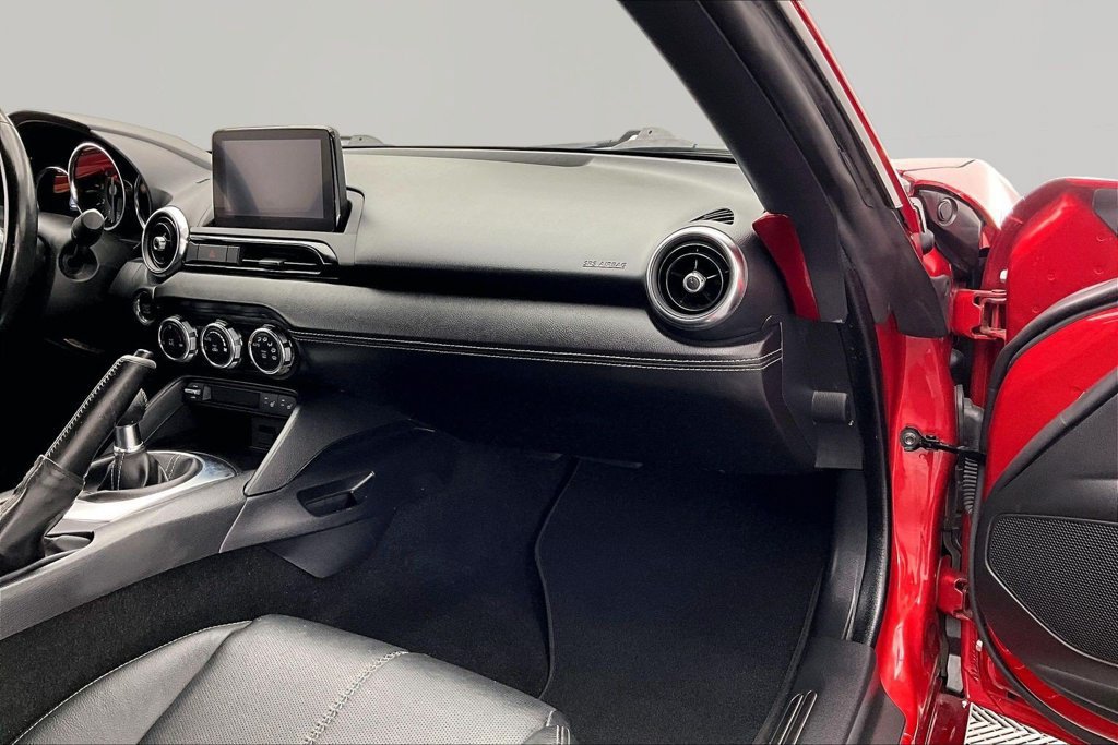 Used 2021 MAZDA MX-5 Miata RF Grand Touring RWD image 15
