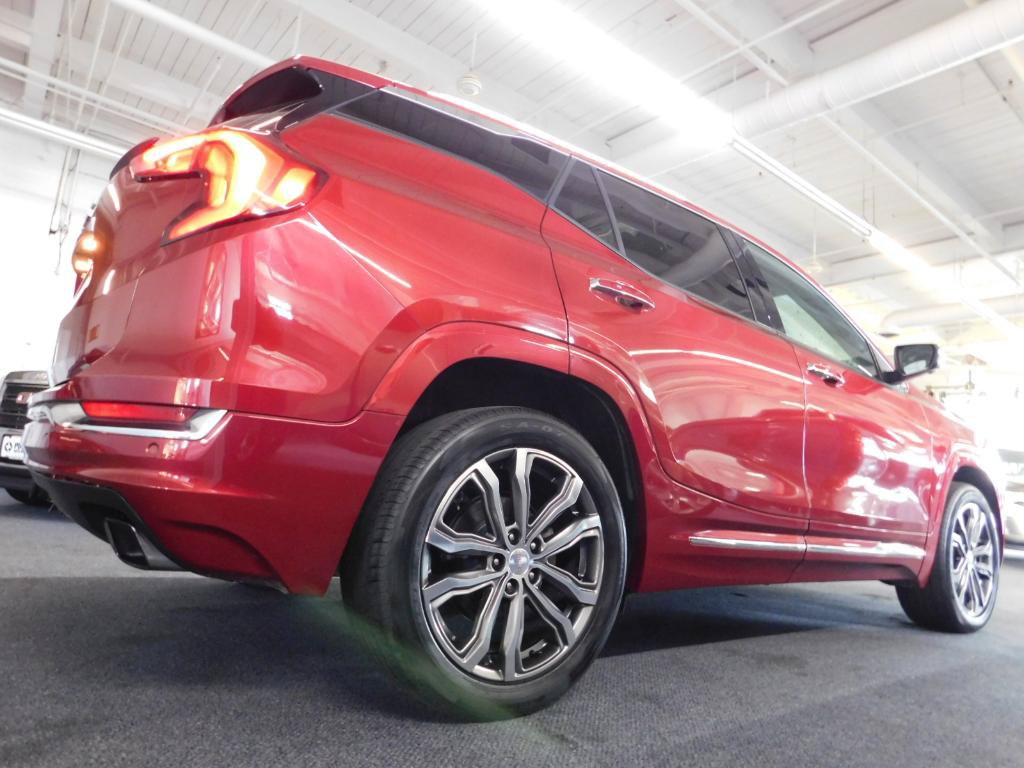 Used 2019 GMC Terrain Denali w/ Advanced Safety Package FWD image 8