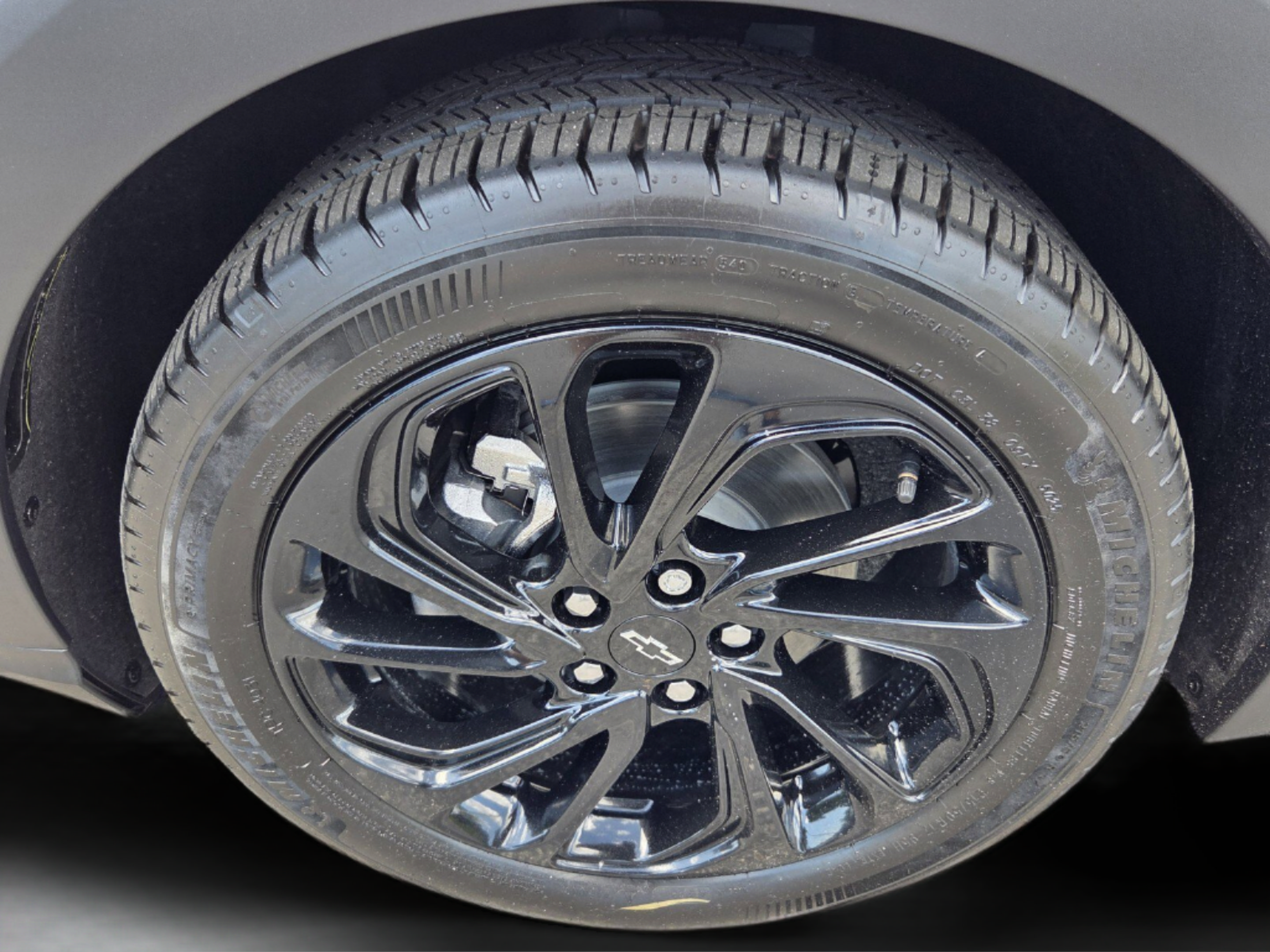 New 2027 Chevrolet Bolt RS w/ Technology Package FWD image 29