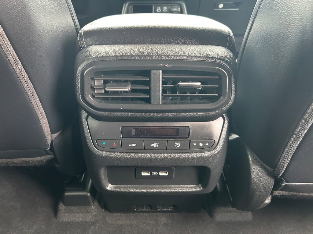 Used 2023 Honda Pilot Touring image 25