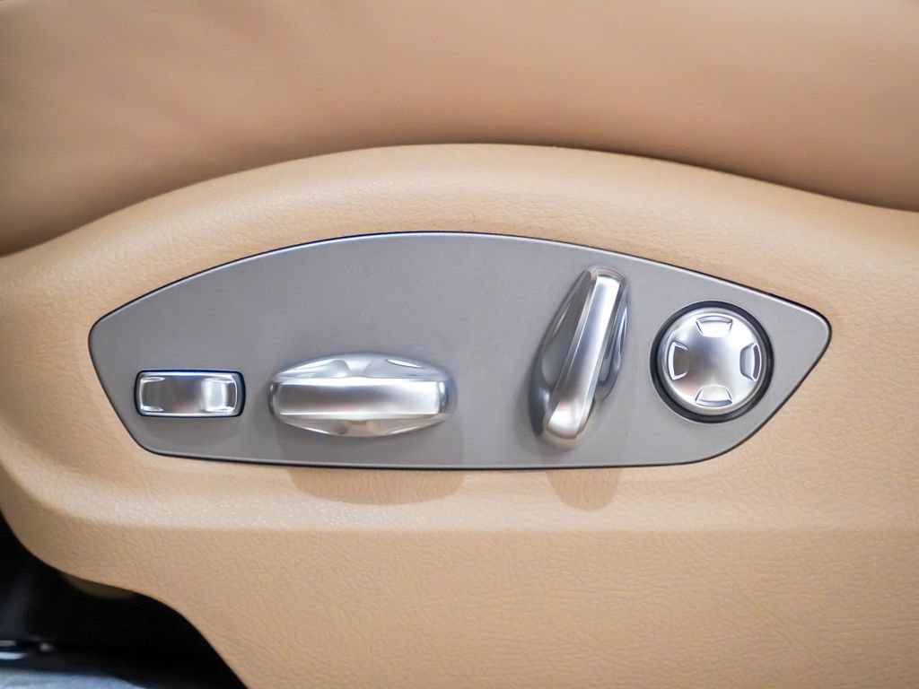 Certified 2026 Porsche Macan AWD/4WD image 25