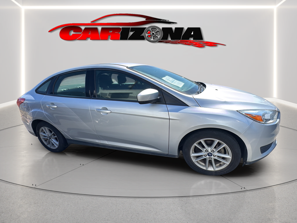 Used 2018 Ford Focus SE FWD image 2