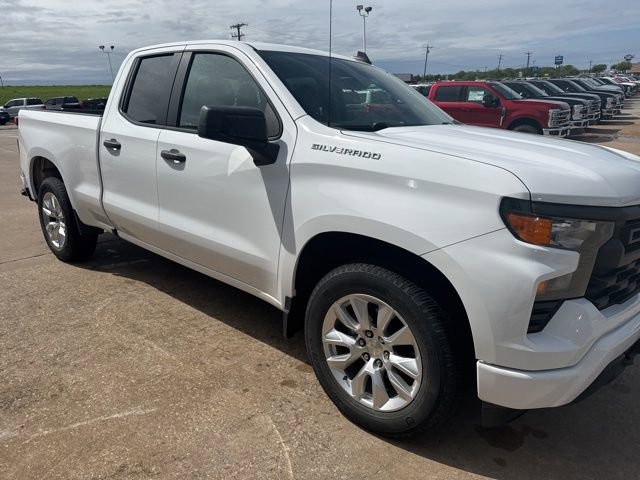 Used 2023 Chevrolet Silverado 1500 Custom image 4