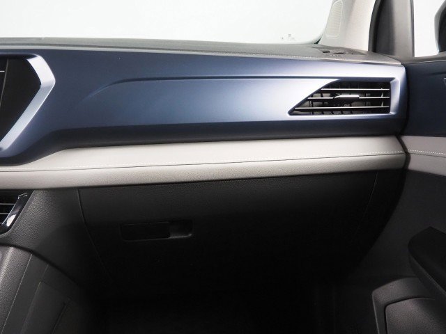 Used 2024 Volkswagen Taos SE image 32