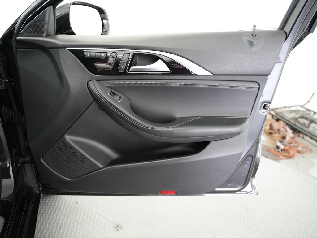 Used 2019 INFINITI QX30 w/ Navigation Package image 46