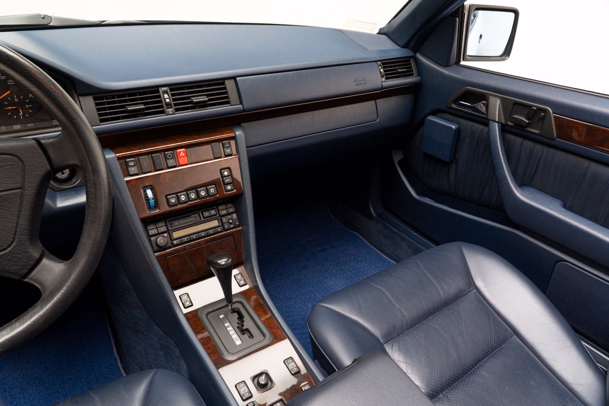 Used 1995 Mercedes-Benz E 320 Convertible image 25