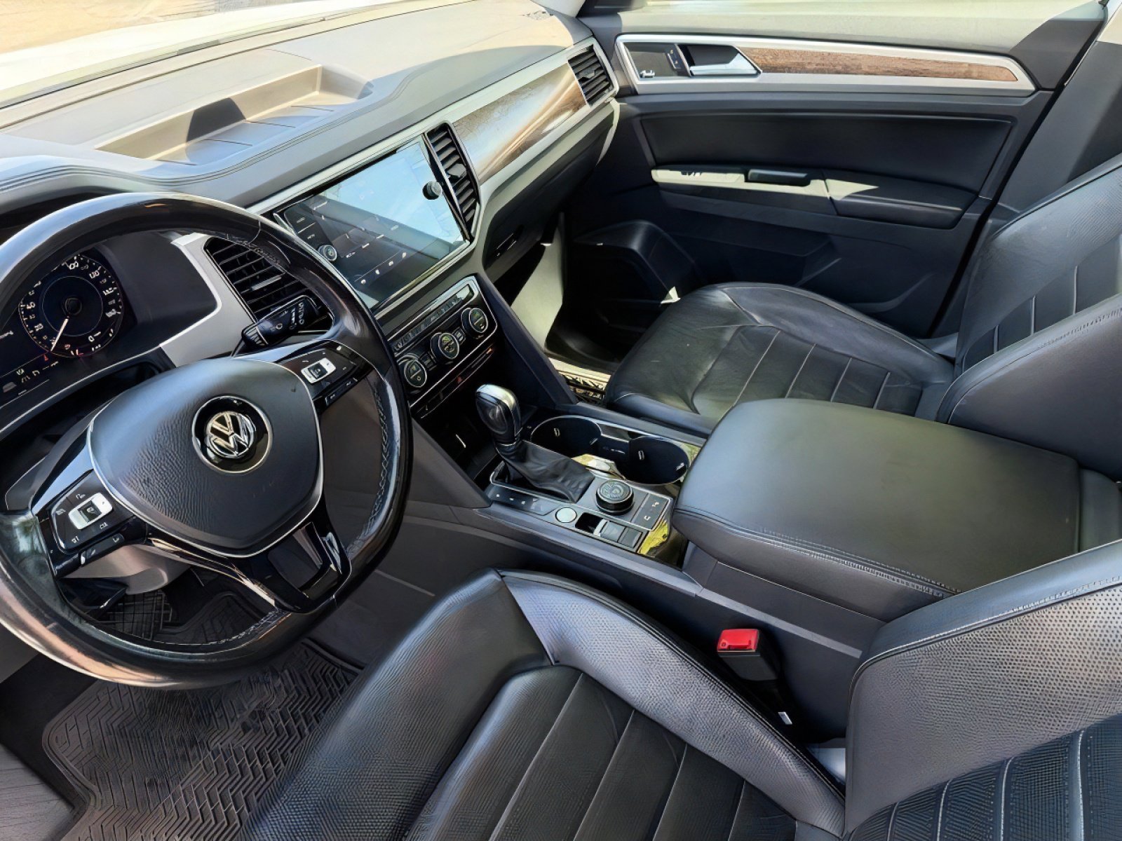 Used 2018 Volkswagen Atlas SEL Premium AWD/4WD image 12