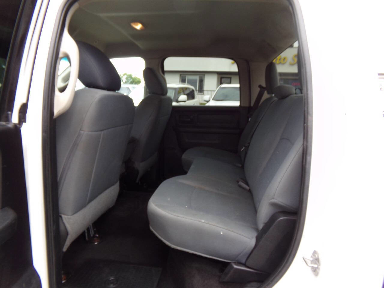 Used 2017 RAM 2500 Tradesman w/ Chrome Appearance Group image 15