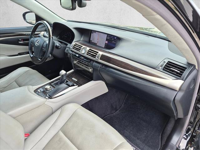 Used 2015 Lexus LS 460 L w/ Ultra Luxury Package RWD image 22