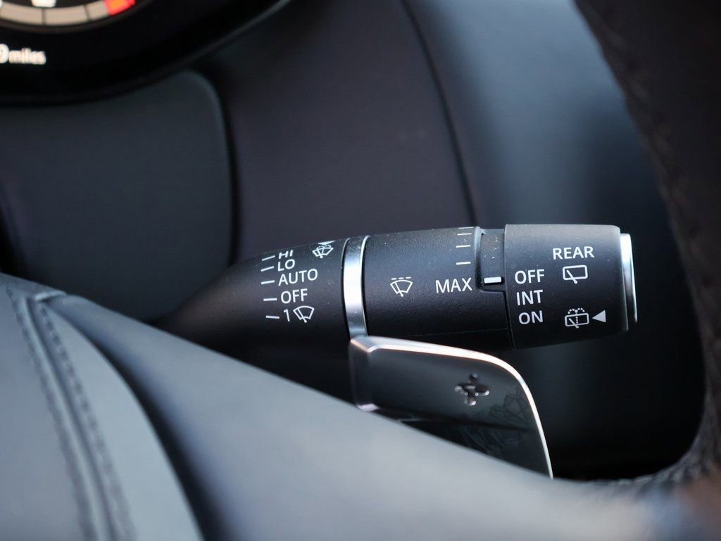 Used 2024 Land Rover Range Rover Sport SE AWD/4WD image 32
