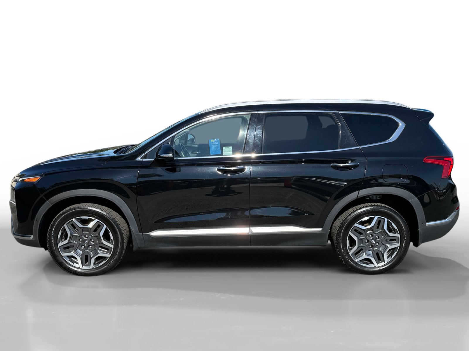 Used 2022 Hyundai Santa Fe Limited w/ Cargo Package AWD/4WD image 2