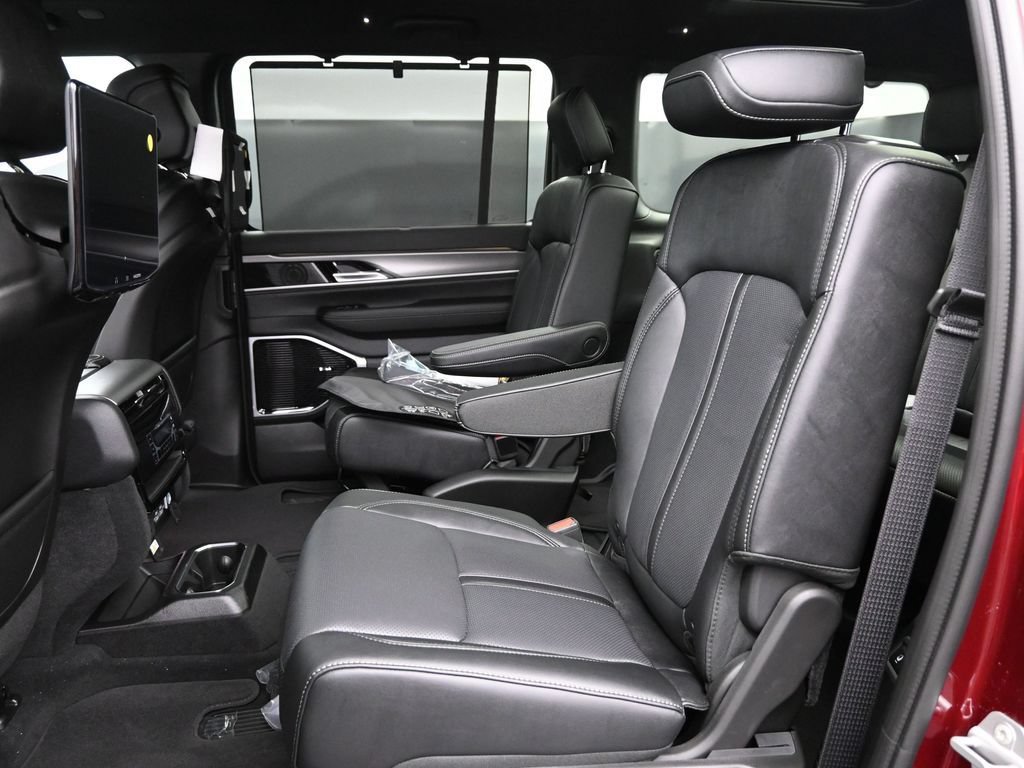 New 2026 Jeep Grand Wagoneer Limited AWD/4WD image 32