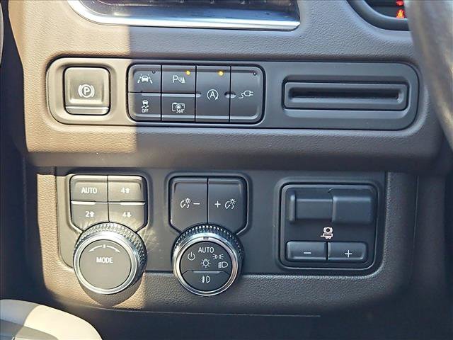 Certified 2022 GMC Yukon SLT w/ SLT Premium Package AWD/4WD image 17